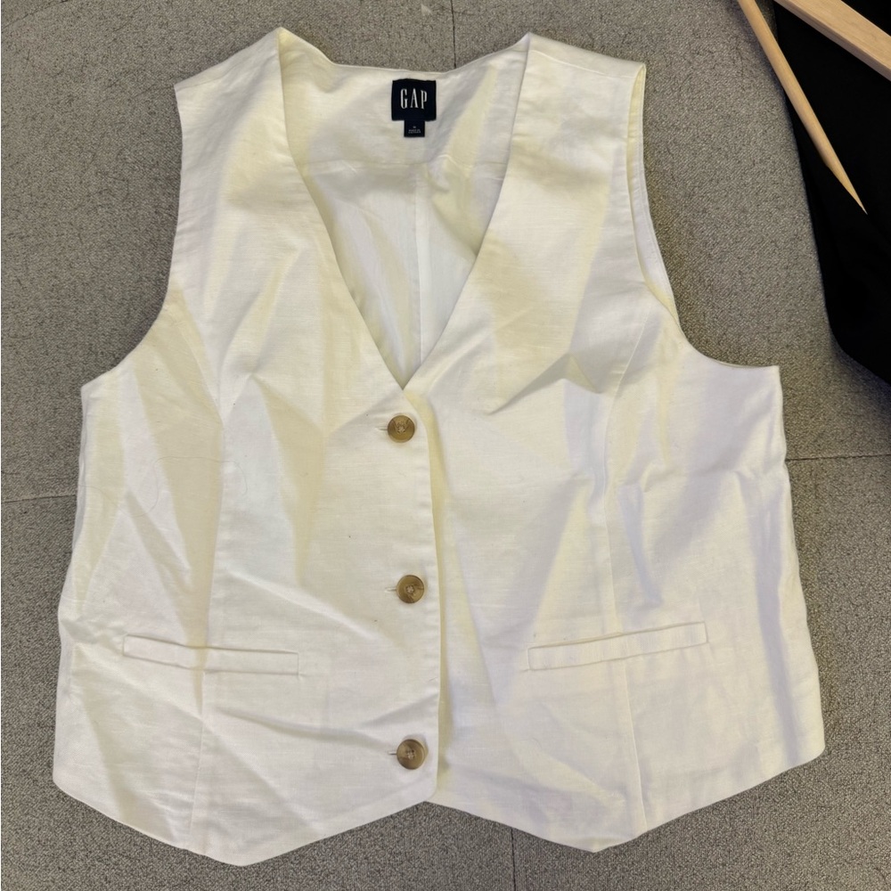 GAP Women's Ivory Buttoned Vest